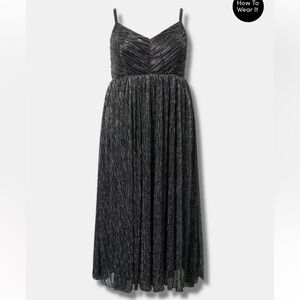 Torrid Black and Silver Metallic Dress Size 0X (12)